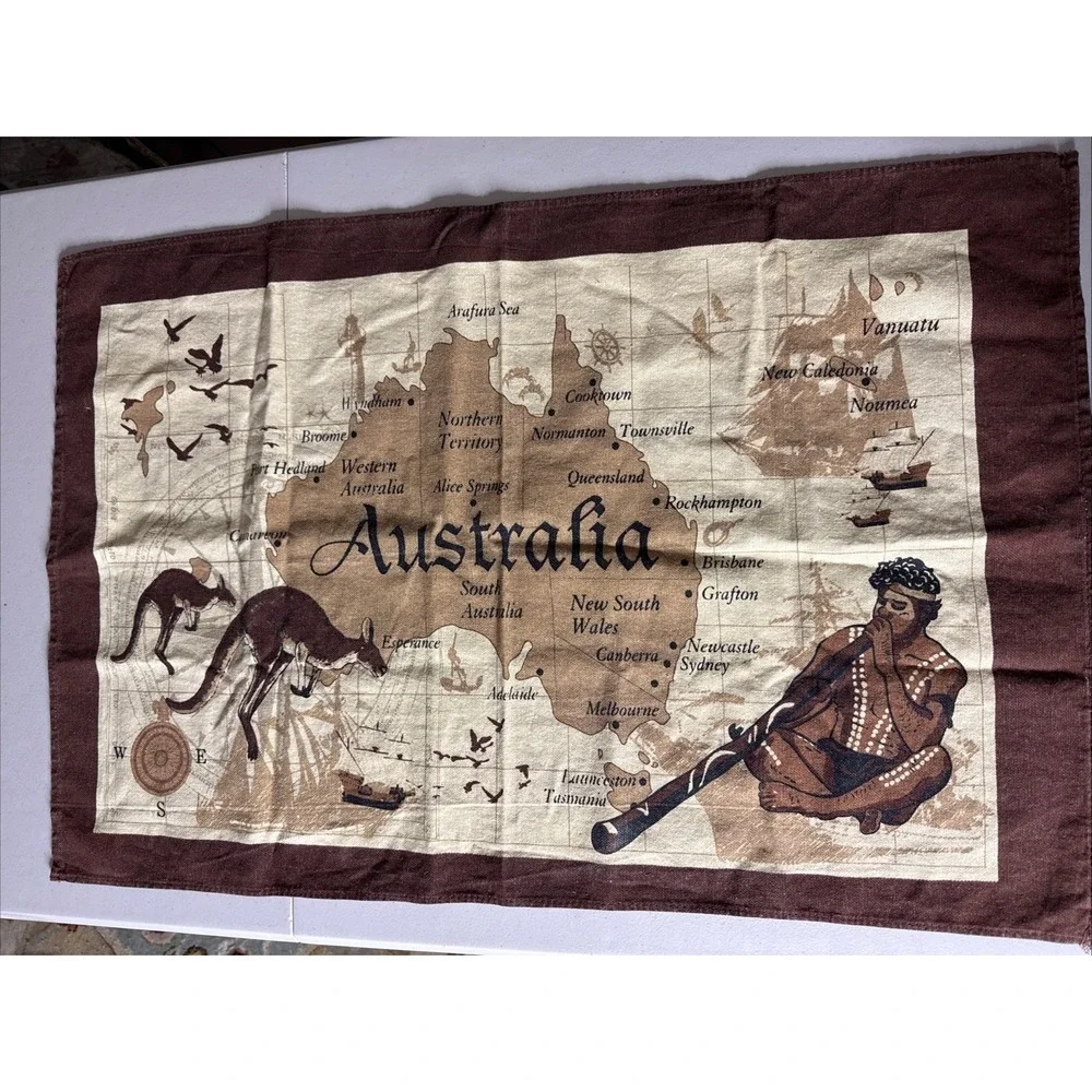 Wall Hanging AUSTRALIA Map and Picture Fabric 18X31 Collector